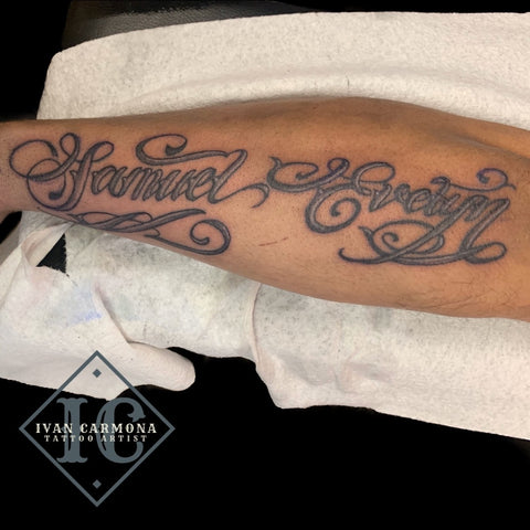 Calligraphy Name Forearm Tattoo In Black And Gray Tatuaje De Caligrafía En El Antebrazo De Negro Y Gris